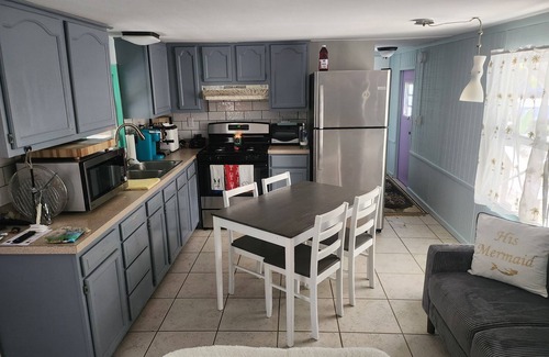 Little Torch Key House | Charming 46 ft lg canel ft 2-bed in delightful Little Torch Key with RV hook up.