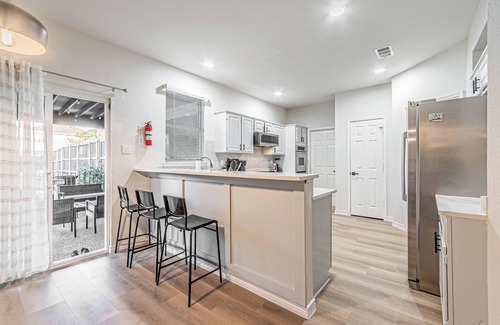 South Arlington House | Charming 4Bedroom Retreat with EV Charging & Amazing Pool–Your Perfect Getaway!