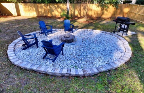 Bainbridge House | Charming 4BR/2BA Home in Bainbridge - Fenced Yard & Outdoor Fireplace!