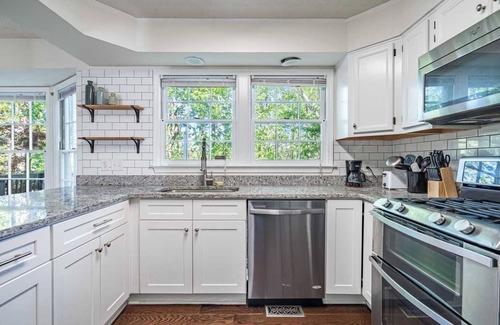 Duluth House | Charming 4BR/3BA Home|Pets Welcome|Large Yard & 2-Car Garage Oasis #41646