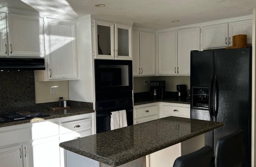 Browns Valley House | Charming 4BR Home with Pool in Napa Valley – Your Perfect Long-Term Retreat!