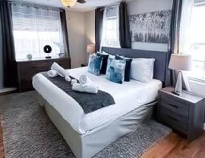 South Lake House | Charming 4BR Home with Heated Pool in Hollywood