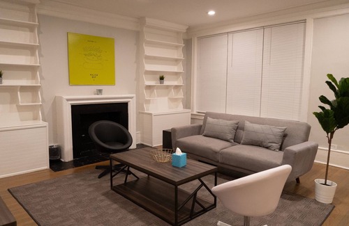 Kenwood Apartment | Charming 4BR unit in Historic Hyde Park near Beach