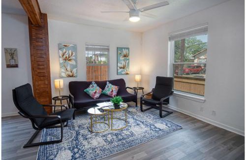 Nevada Street House | Charming 4BR2BA Only 5 mins Downtown Riverwalk