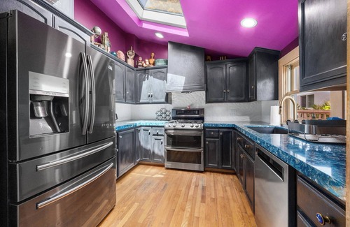 Westside Santa Cruz House | Charming 5 BD Victorian House by Beach Boardwalk