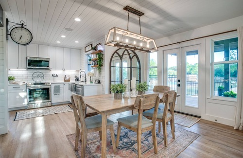 Princeton House | Charming 5 bed/3 ba Farmhouse +1bd/1ba game room + pool/hot tub w/opt event barn
