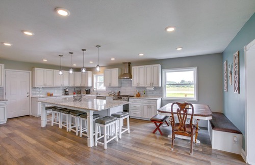 Cadillac House | Charming 5-bedroom Cadillac Retreat W/Private Hot Tub Shared Basketball Court