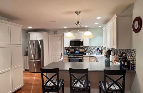 Fremont Cottage | Charming 5-bedroom cottage with WiFi, AC, recreation barn and great beach.