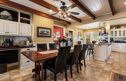 Bardstown Other | Charming 5-bedroom farmhouse in Bardstown, close to Distilleries! Peaceful