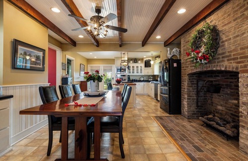 Bardstown Other | Charming 5-bedroom farmhouse in Bardstown, close to Distilleries! Peaceful
