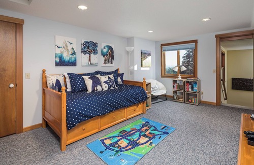Sherwood Other | Charming 5-bedroom farmhouse surrounded by vines in Sherwood.