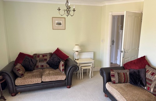 Upton House | Charming 5-Bedroom Guesthouse in a Peaceful Location Near Northampton Centre