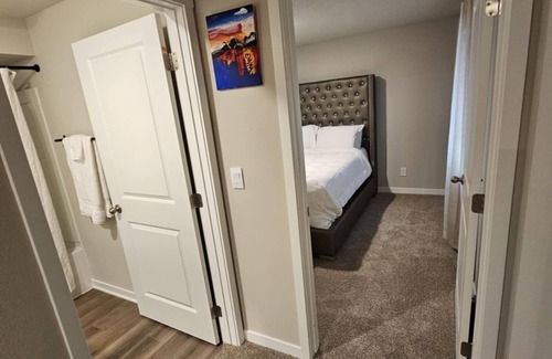 Berwick House | Charming 5-bedroom house in Des Moines with WiFi and AC