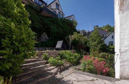 Innerstaden Apartment | Charming 5-Bedroom House in Central Visby with View