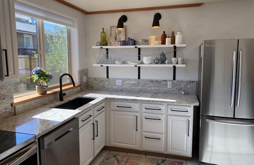 Gunnison House | Charming 5 Bedroom in town with 6 bikes!