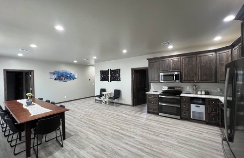 Washita County Condo | Charming 5-bedroom Lake side in Colony OK Unit #1