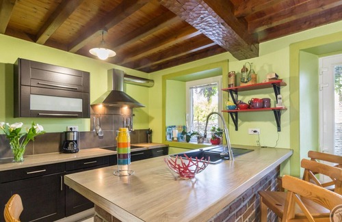 Saint-Germain-des-Vaux Cottage | Charming 5-BR House with Sea Views, Garden, Wi-Fi, and Close to Beach in La Hague!