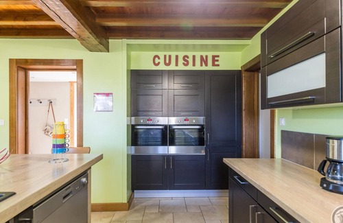 Saint-Germain-des-Vaux Cottage | Charming 5-BR House with Sea Views, Garden, Wi-Fi, and Close to Beach in La Hague!
