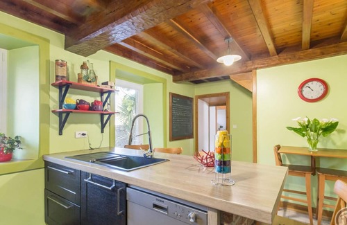 Saint-Germain-des-Vaux Cottage | Charming 5-BR House with Sea Views, Garden, Wi-Fi, and Close to Beach in La Hague!