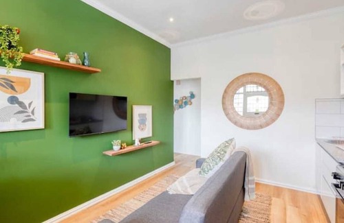Windermere Condo | Charming 5 Sleeper Apartment with Pool