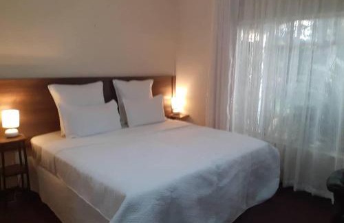 Harare House | Charming 6-Bed House with Swimming Pool in Harare