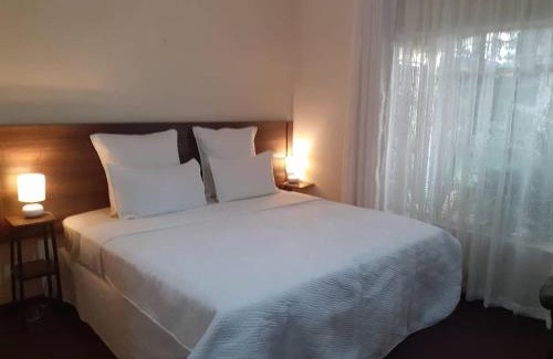 Harare House | Charming 6-Bed House with Swimming Pool in Harare