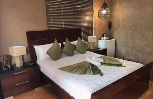 Rustenburg Bed & Breakfast | Charming 6-bedroom B&B with AC, WiFi in peaceful Rustenburg