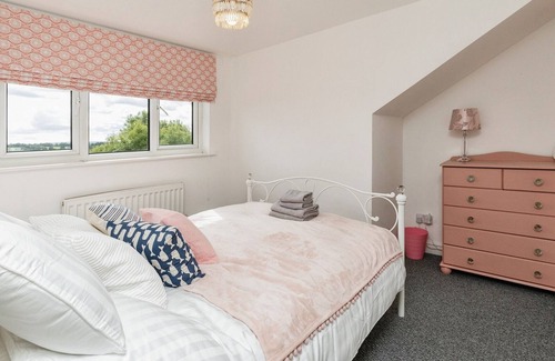 Horfield House | Charming 6 Bedroom House Bristol