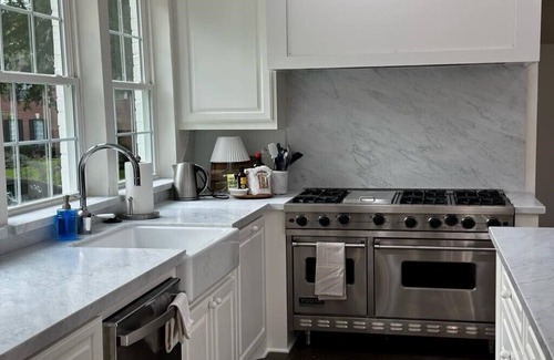 Indian Springs House | Charming 6-bedroom house w/Pool in The Woodlands TX