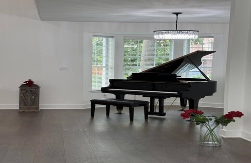 Indian Springs House | Charming 6-bedroom house w/Pool in The Woodlands TX