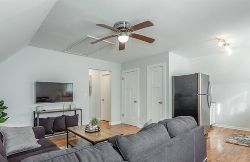 Lookout Valley Neighborhood Association House | Charming 6 Bedroom Property | Close to Downtown!
