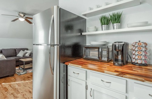 Lookout Valley Neighborhood Association House | Charming 6 Bedroom Property | Close to Downtown!