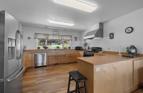 Twain Harte Cabin | Charming 6-bedroom cabin with stunning views!