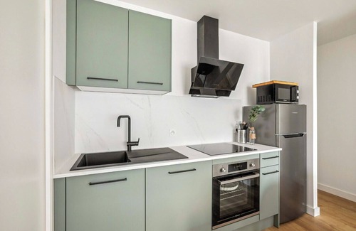 Margnolles - Rhone Apartment | Charming 6-Person Pied-à-Terre in Cuire