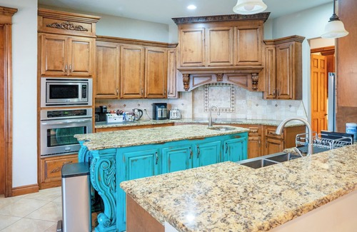 Pottawatomie County Apartment | Charming 6BR Rural Farmhouse with Pool, Animals & Family Fun #Skelly