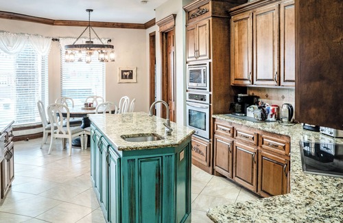 Pottawatomie County Apartment | Charming 6BR Rural Farmhouse with Pool, Animals & Family Fun #Skelly