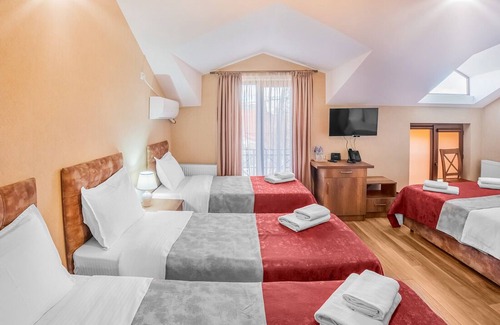 Gori House | Charming 8-bedroom hotel with AC, WiFi in enchanting Gori