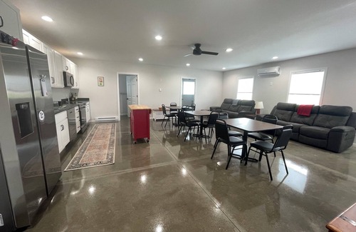 Oak Harbor House | Charming 8 person, 2-bedroom barndominium with WiFi, AC in gorgeous Oak Harbor.