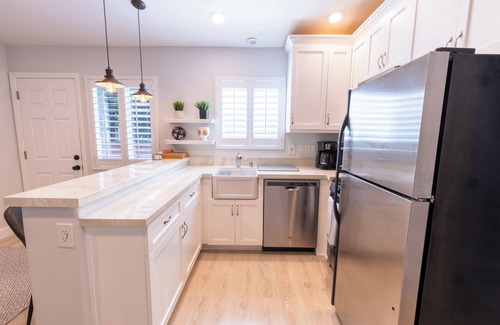 Brea House | Charming ADU in Brea with Private Yard & In-Unit Laundry - Your Ideal Retreat!