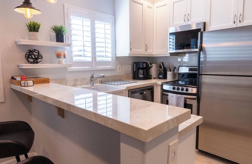 Brea House | Charming ADU in Brea with Private Yard & In-Unit Laundry - Your Ideal Retreat!