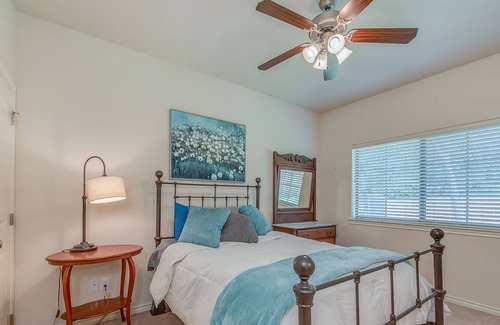 College Station House | Charming Aggieland getaway