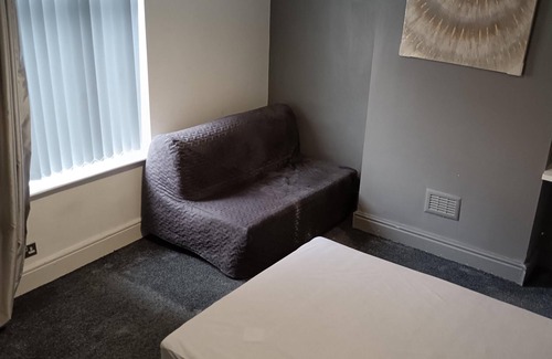 Warrington House | Charming Algernon House in Warrington