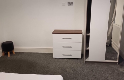 Warrington House | Charming Algernon House in Warrington
