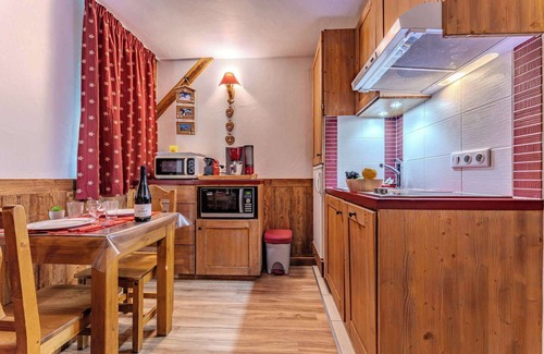 Val-Thorens Apartment | Charming Alpine Hideaway for 2 Heart Val Thorens
