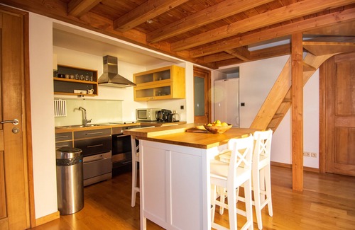 Samoens Apartment | Charming Alpine Retreat with Stunning Views, Private Balcony & Summer Pool