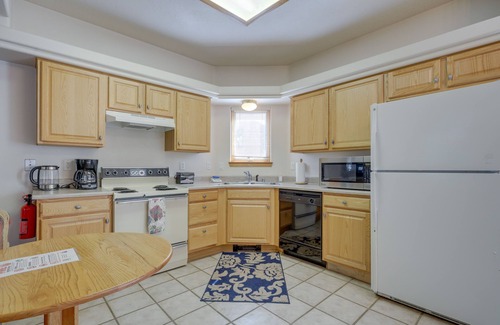 Amalia Cabin | Charming Amalia Retreat w/Fireplace & Grill!