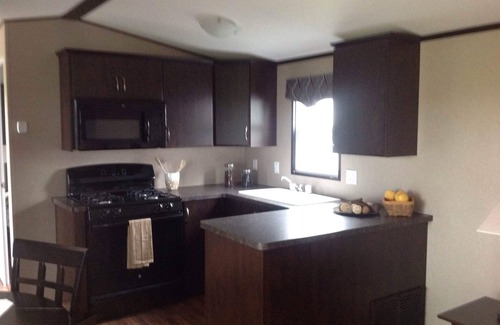 Niagara-on-the-Lake Cottage | Charming and Cozy 3-bedroom cottage w/AC, WiFi in enchanting Niagara-on-the-Lake