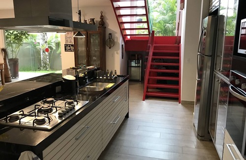 Baleia House | Charming and Comfortable House 800mts from the beach