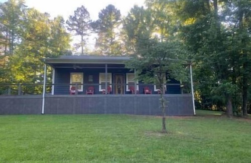 Counce House | Charming and Comfy Cabin in the Heart of Pickwick!