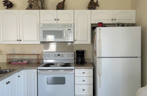 Surf City House | Charming and convenient 4 BR house in the heart of Surf City!